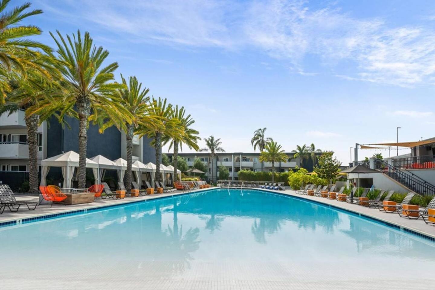 ניופורט ביץ' Luxurious Stay Near The Beach מראה חיצוני תמונה